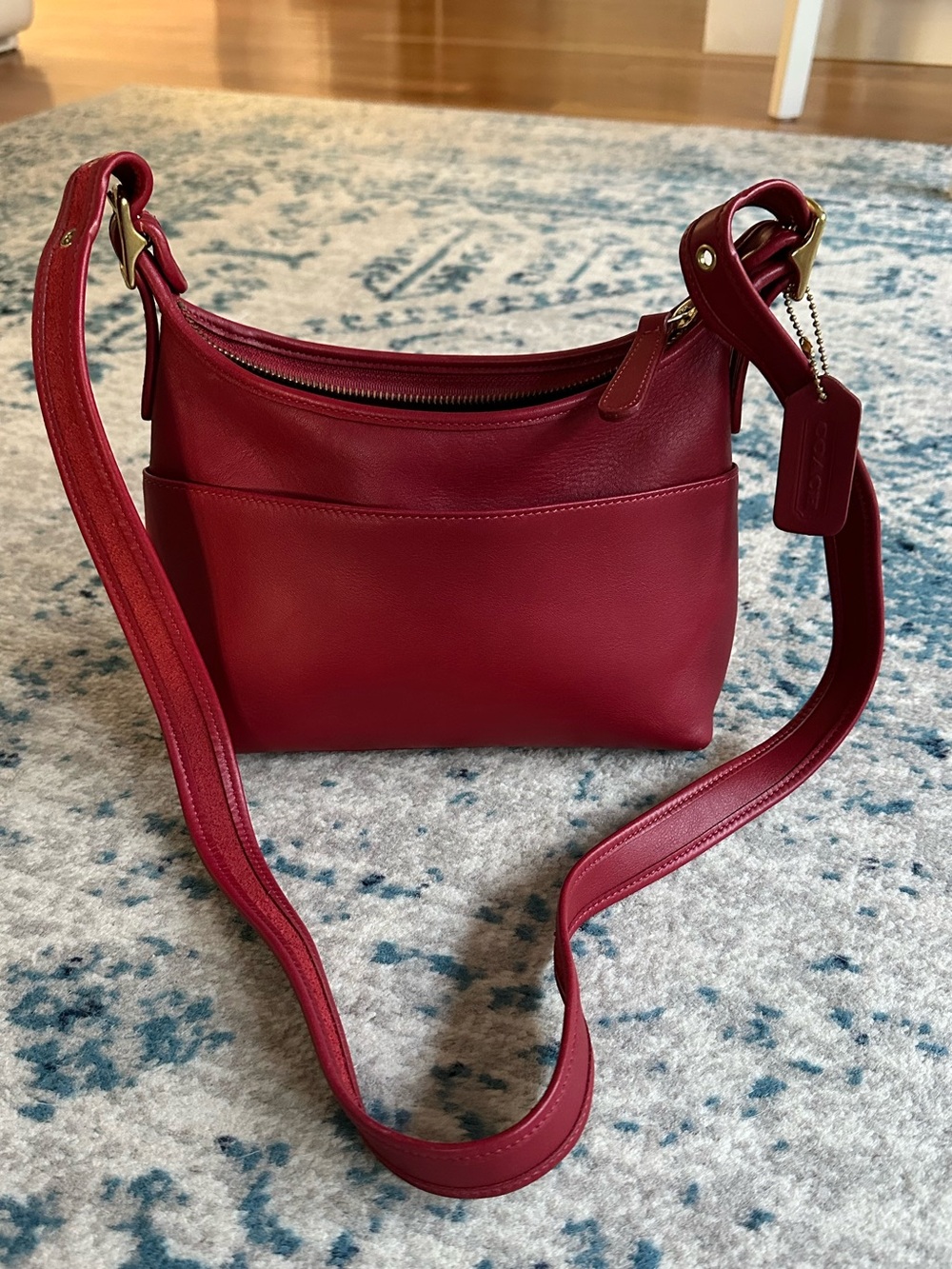 Vintage Coach Legacy Top Zip
Hobo Crossbody Red 9136